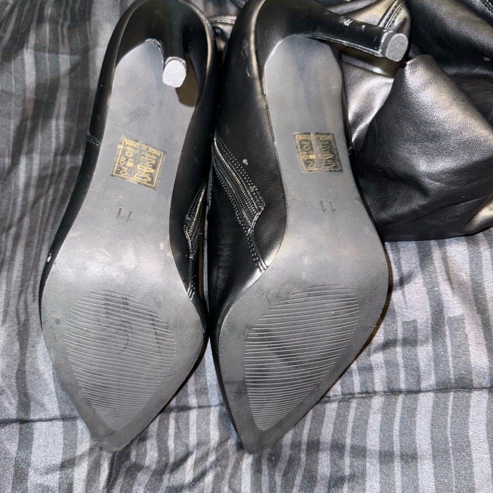 Black Over-the-Knee Women's Boots - Picture 3 of 4